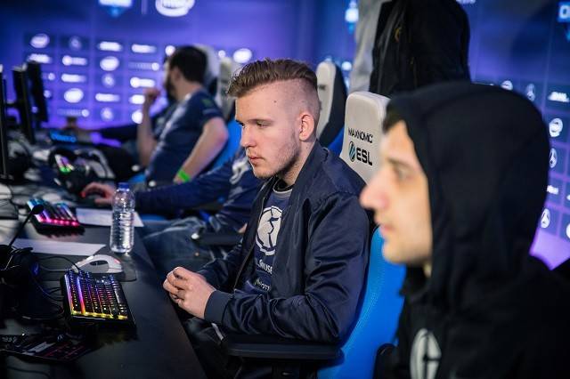 什么是“心理止损”？避免情绪驱动的补救行为（心理止损：摆脱情绪主导的事后弥补冲动）