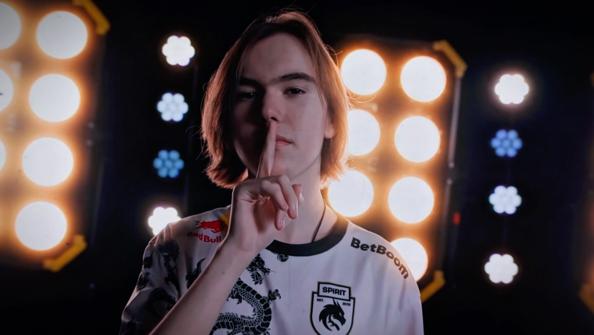 德州扑克不是斗狠（德州扑克不是拼狠，是拼智）